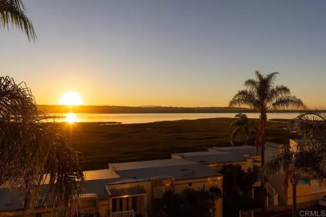 MLS: NDP2510590 Condo For Sale