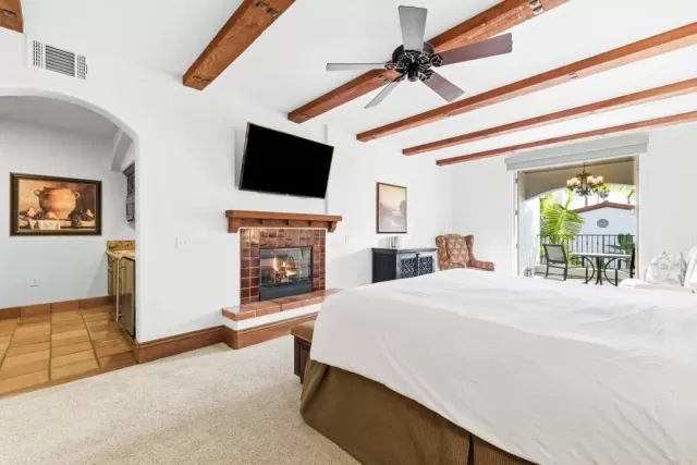 MLS: NDP2510697 Condo For Sale