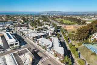 Browse active condo listings in UPPER VOLTAIRE