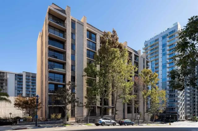 MLS: NDP2511281 Condo For Sale