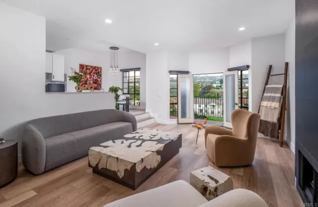 MLS: NDP2511332 Condo For Sale