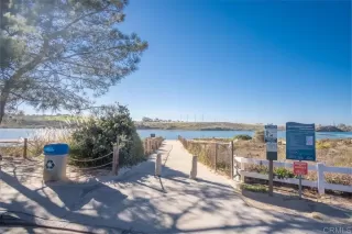 Browse active condo listings in AGUA HEDIONDA