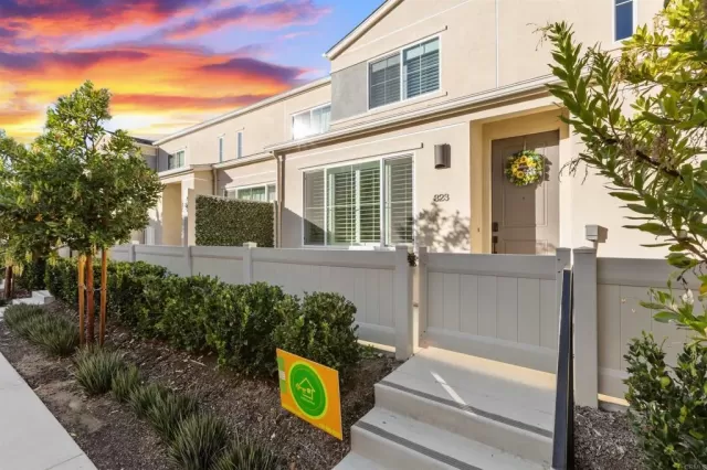 MLS: NDP2511635 Condo For Sale