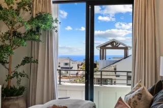 Browse active condo listings in FOX POINT FARMS