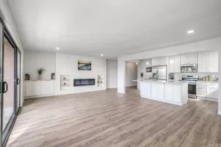 Browse active condo listings in BRISTOL REGENCY