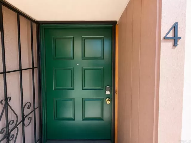 MLS: NDP2605777 Condo For Sale