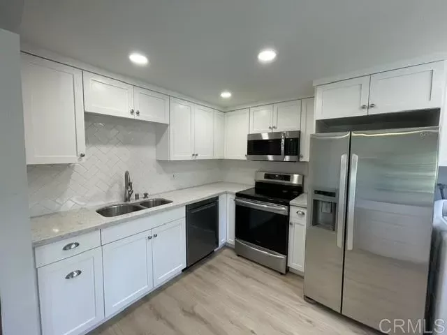 MLS: NDP2606352 Condo For Sale