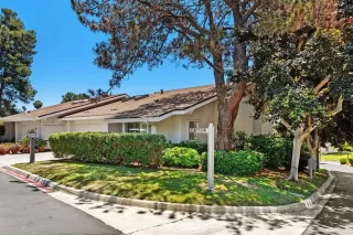 Browse active condo listings in MOUNT LA JOLLA