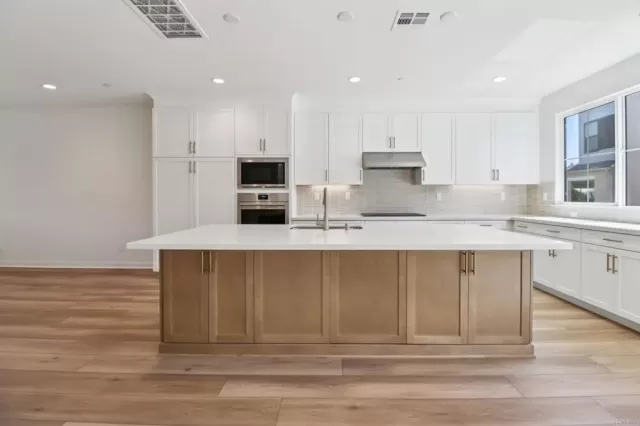 MLS: NDP2607491 Condo For Sale