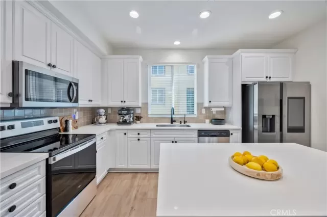 MLS: NP25232987 Condo For Sale