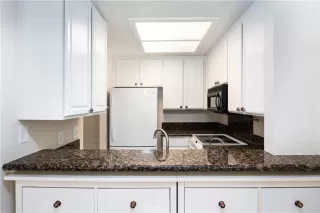 Photo #4: OC22199296 Listing