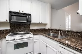 Photo #5: OC22199296 Listing