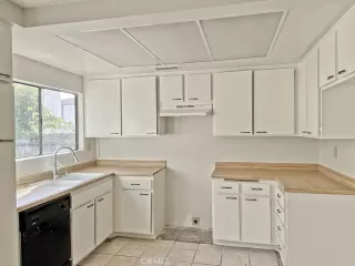 Photo #4: OC22227668 Listing