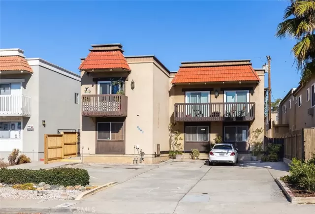 MLS: OC22254737 Condo For Sale