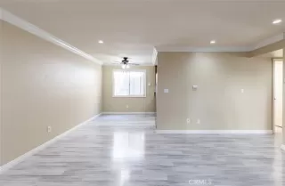 Photo #5: OC22254737 Listing