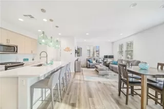 Photo #4: OC22259525 Listing 