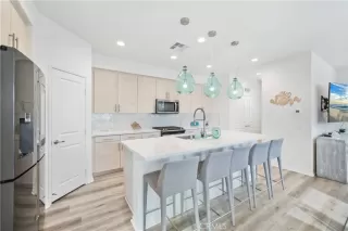 Photo #5: OC22259525 Listing 