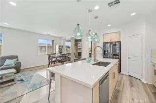 Photo #6: OC22259525 Listing 