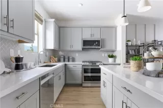 Photo #4: OC23022585 Listing