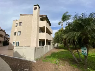 Photo #3: OC23031050 Listing