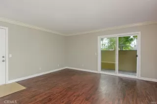 Photo #4: OC23032904 Listing 