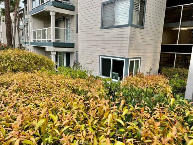 MLS: OC23037823 Condo For Sale