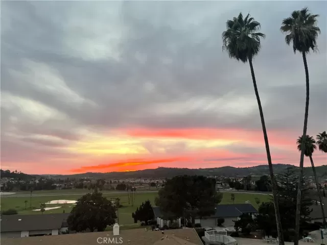 MLS: OC23038574 Condo For Sale