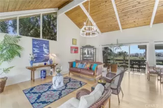 Photo #2: OC23038574 Listing