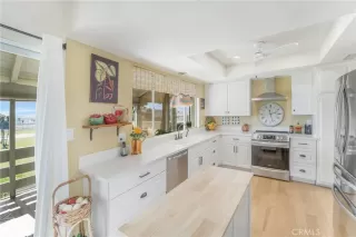 Photo #3: OC23038574 Listing