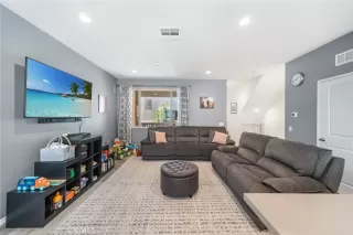 Photo #5: OC23038835 Listing 