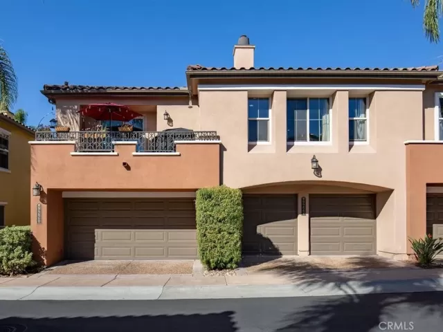 MLS: OC23046853 Condo For Sale