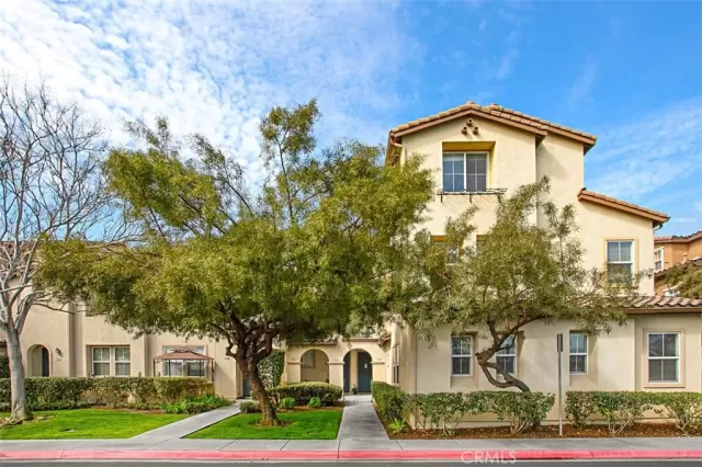 MLS: OC23047748 Condo For Sale