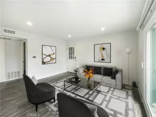 Photo #1: OC23053648 Listing