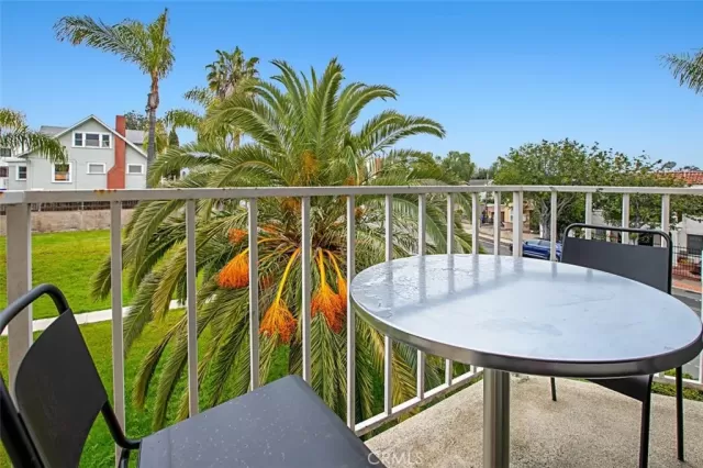 MLS: OC23060090 Condo For Sale