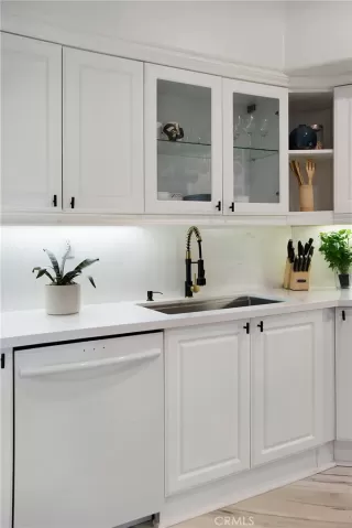 Photo #6: OC23062615 Listing