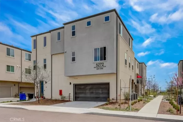 MLS: OC23065462 Condo For Sale