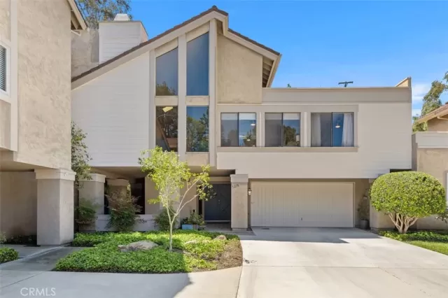 MLS: OC23067106 Condo For Sale