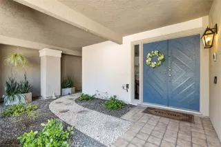 Photo #2: OC23067106 Listing