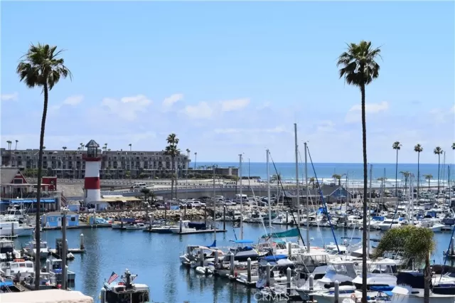 MLS: OC23084439 Condo For Sale