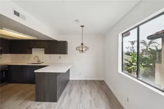 Photo #5: OC23094790 Listing