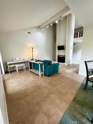 Photo #4: OC23096598 Listing