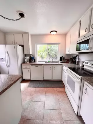 Photo #6: OC23096598 Listing