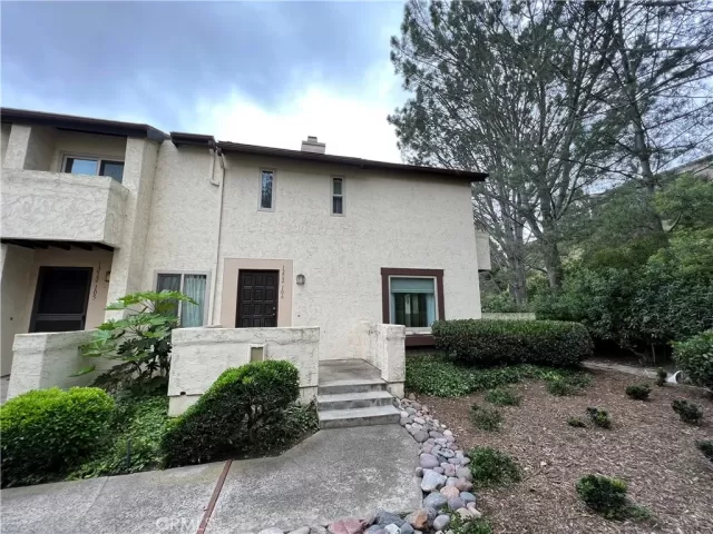 MLS: OC23104713 Condo For Sale