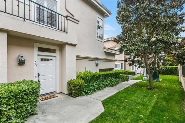 MLS: OC23108483 Condo For Sale