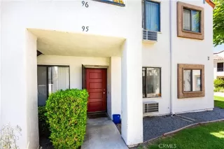 Photo #2: OC23127613 Listing