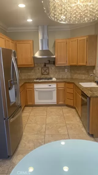 Photo #6: OC23136801 Listing 