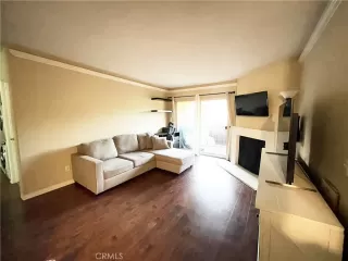 Photo #2: OC23162356 Listing 