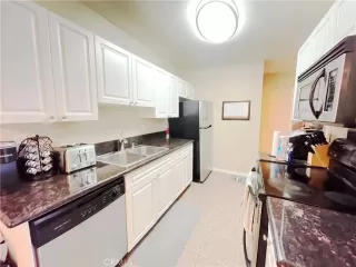 Photo #6: OC23162356 Listing 