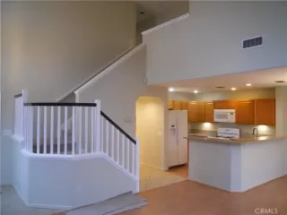 Photo #2: OC23172898 Listing