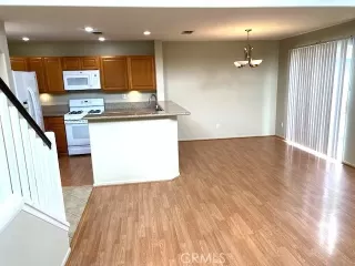 Photo #3: OC23172898 Listing